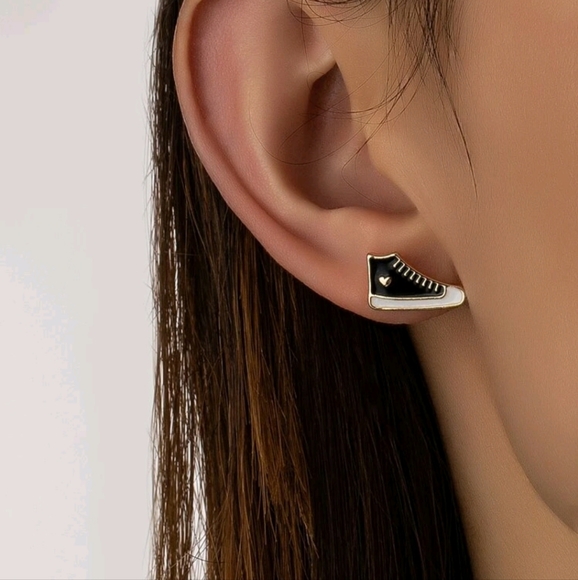 Mini Converse Style Earrings, black retro Chuck Taylor style - Picture 3 of 4